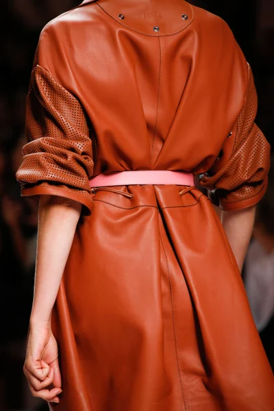 Look 13